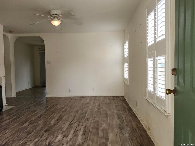 6907 Bluegrass Run, San Antonio, TX 78240