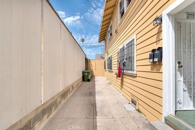 2113 Venice, Los Angeles, CA 90006