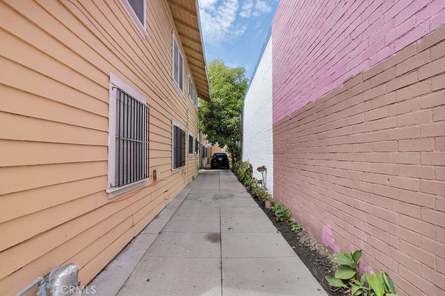 2113 Venice, Los Angeles, CA 90006