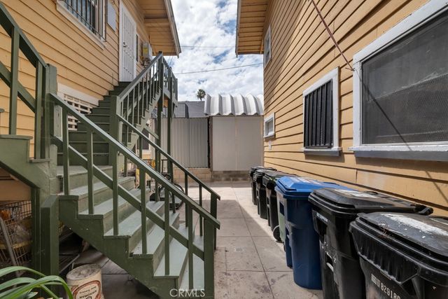 2113 Venice, Los Angeles, CA 90006