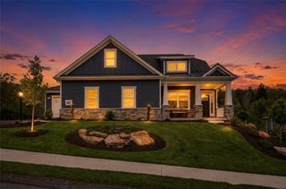 490 Harvest View Dr, Peters Twp, PA 15367