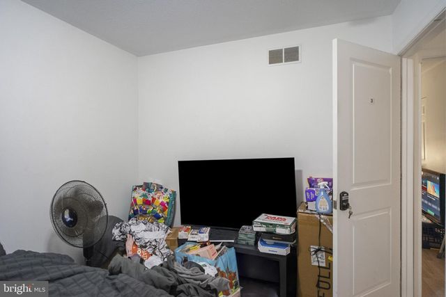 1909 HANOVER PIKE, Hampstead, MD 21074