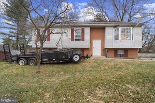 1909 HANOVER PIKE, Hampstead, MD 21074