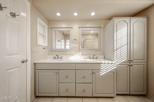 5440 W BERYL Avenue, Glendale, AZ 85302