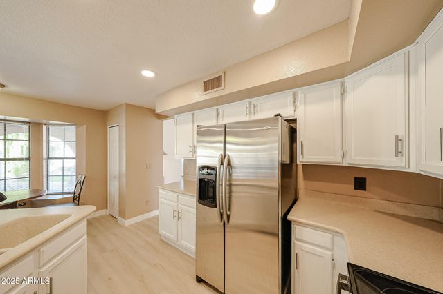 5440 W BERYL Avenue, Glendale, AZ 85302