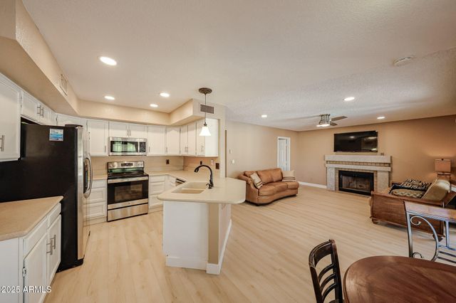 5440 W BERYL Avenue, Glendale, AZ 85302