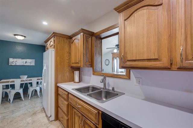 218 Klondike Drive, Yukon, OK 73099