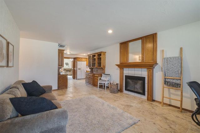 218 Klondike Drive, Yukon, OK 73099