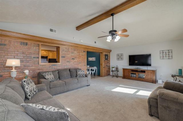 218 Klondike Drive, Yukon, OK 73099