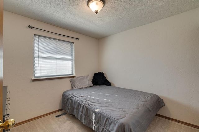 218 Klondike Drive, Yukon, OK 73099