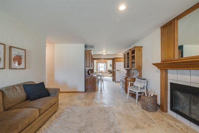 218 Klondike Drive, Yukon, OK 73099