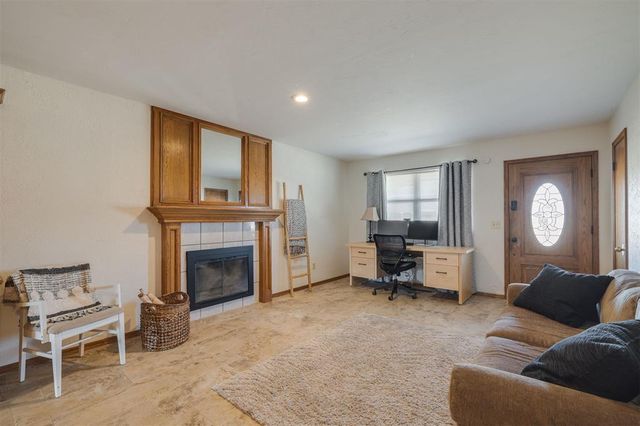 218 Klondike Drive, Yukon, OK 73099