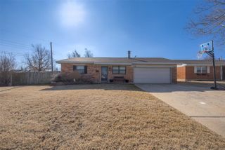 218 Klondike Drive, Yukon, OK 73099