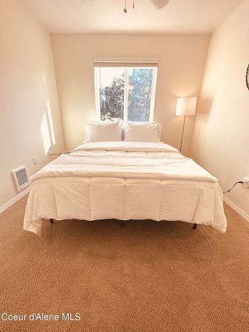 1627 E ZOEY CT, Post Falls, ID 83854