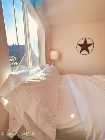 1627 E ZOEY CT, Post Falls, ID 83854