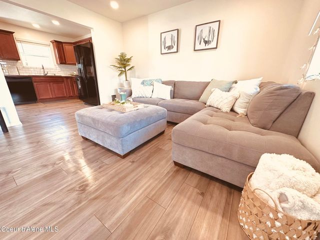 1627 E ZOEY CT, Post Falls, ID 83854