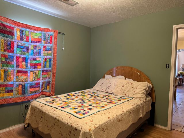 2007 HINKLE Street SE, Albuquerque, NM 87102