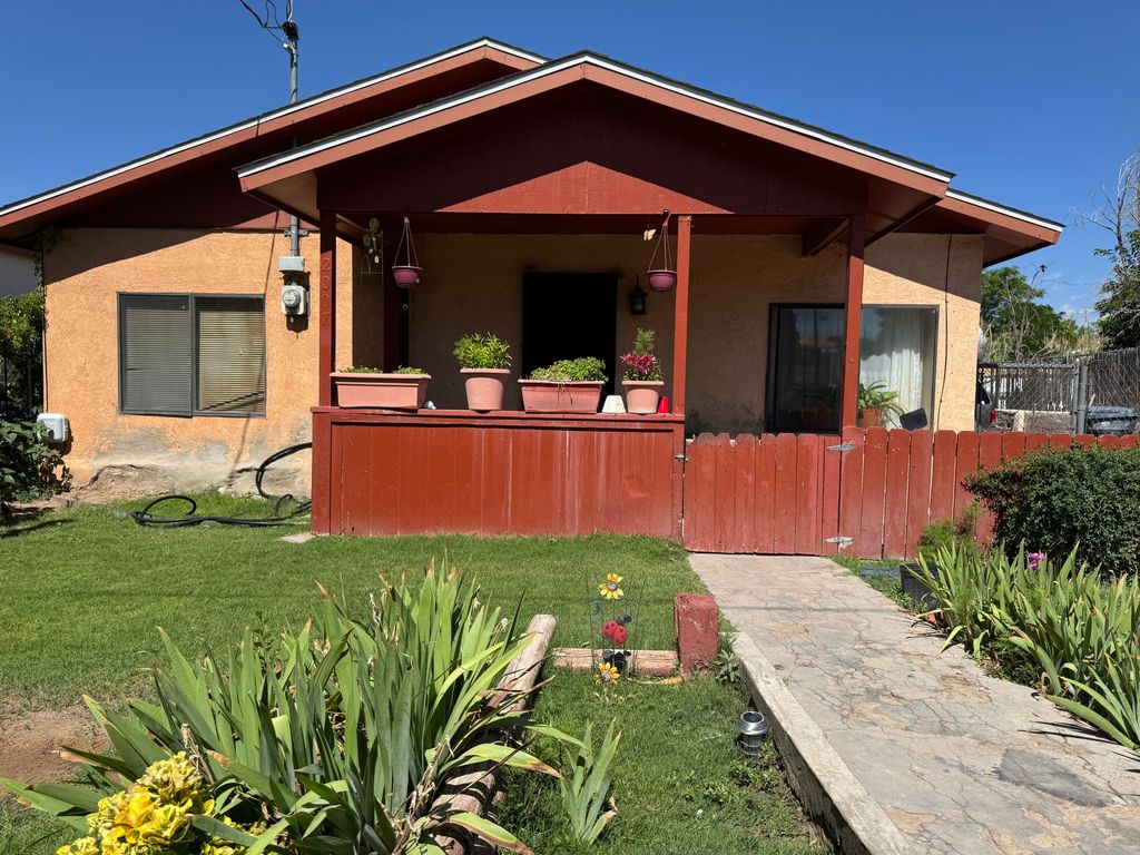 2007 HINKLE Street SE, Albuquerque, NM 87102