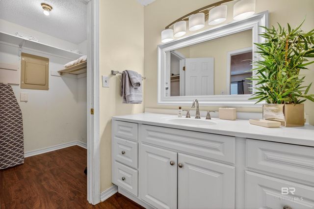 512 Lake Forest Boulevard 123F, Daphne, AL 36526