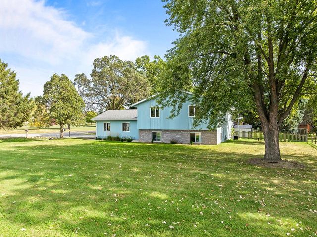 2212 Borg ROAD, Delavan, WI 53115