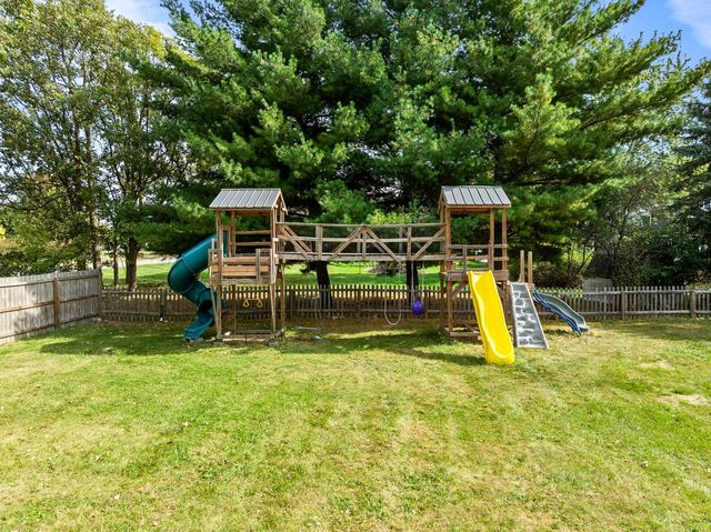 2212 Borg ROAD, Delavan, WI 53115