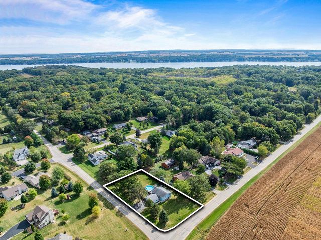 2212 Borg ROAD, Delavan, WI 53115