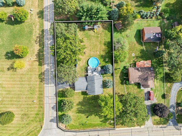 2212 Borg ROAD, Delavan, WI 53115