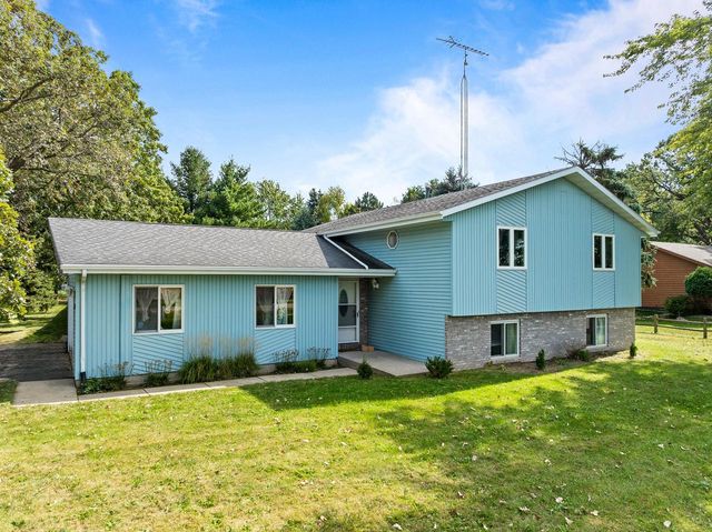 2212 Borg ROAD, Delavan, WI 53115