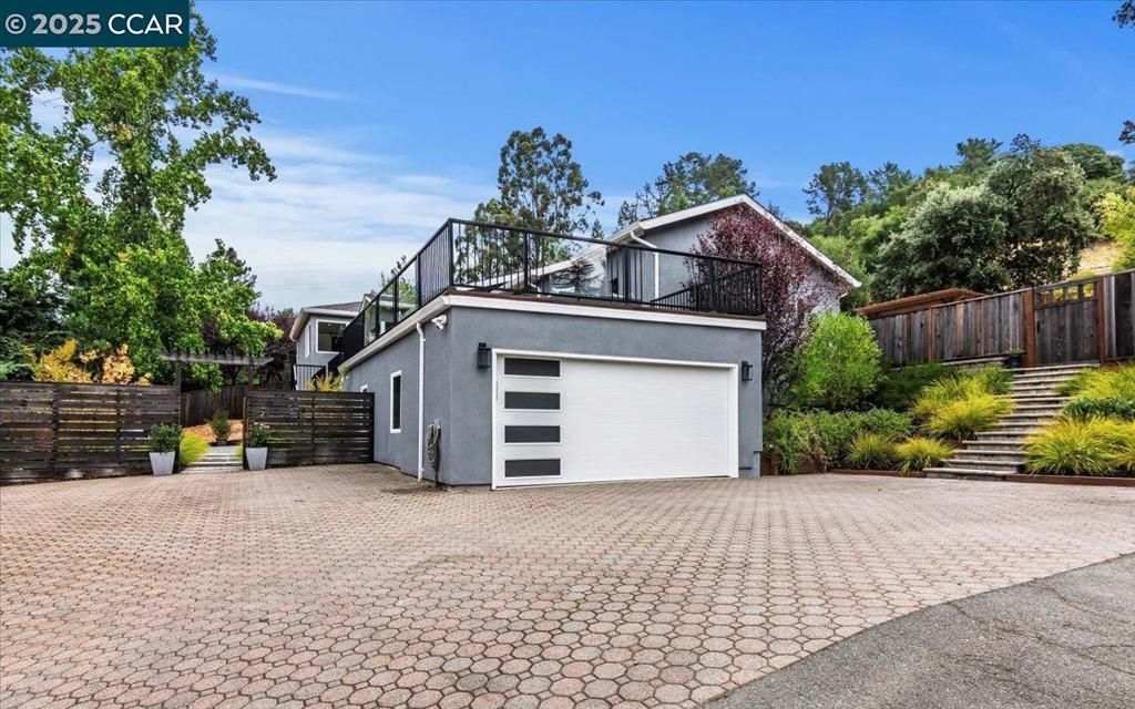 128 Glorietta Blvd., Orinda, CA 94563