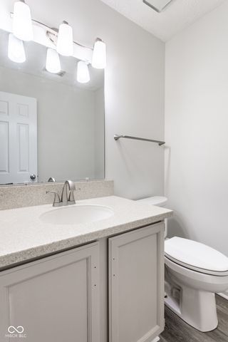 9350 Golden Leaf Way, Indianapolis, IN 46260