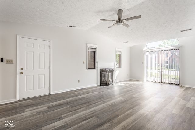9350 Golden Leaf Way, Indianapolis, IN 46260
