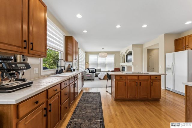 5913 N 146 Avenue, Omaha, NE 68116