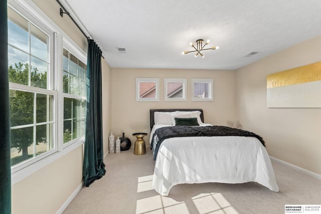 5913 N 146 Avenue, Omaha, NE 68116