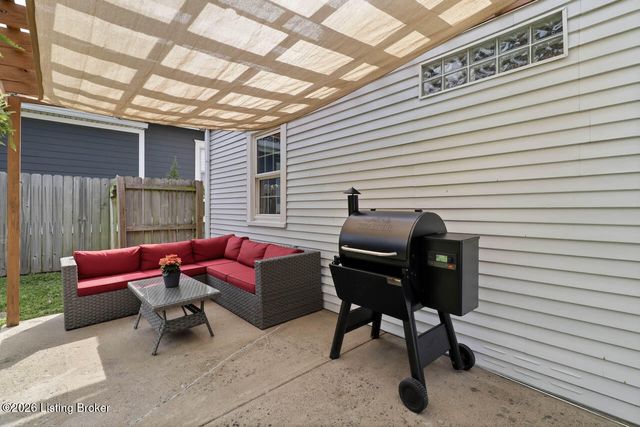 2385 Clarendon Ave, Louisville, KY 40205