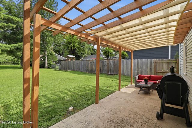 2385 Clarendon Ave, Louisville, KY 40205