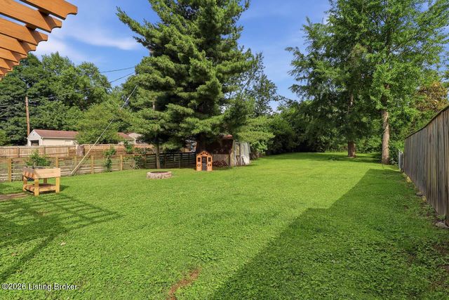2385 Clarendon Ave, Louisville, KY 40205