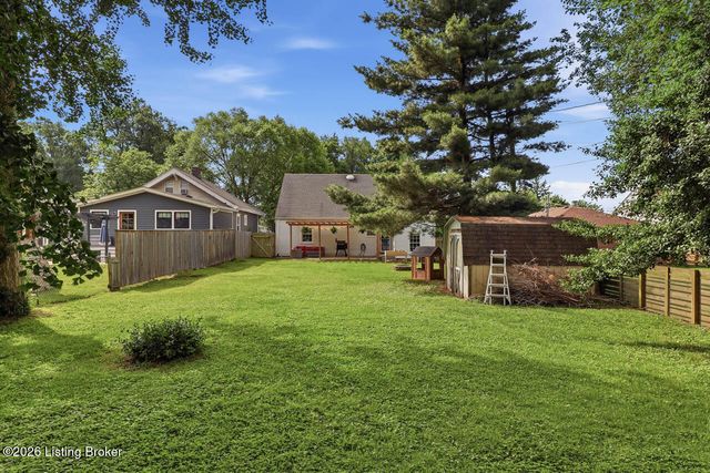 2385 Clarendon Ave, Louisville, KY 40205