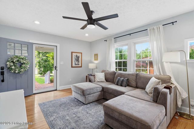 2385 Clarendon Ave, Louisville, KY 40205