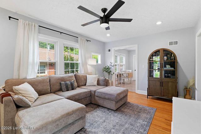 2385 Clarendon Ave, Louisville, KY 40205
