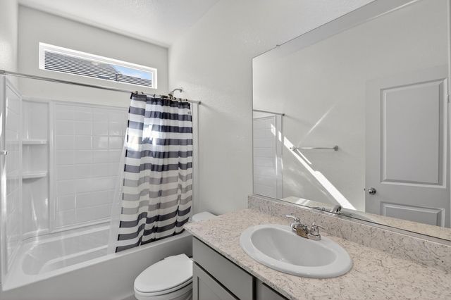 8825 Stratham Way, Elk Grove, CA 95758