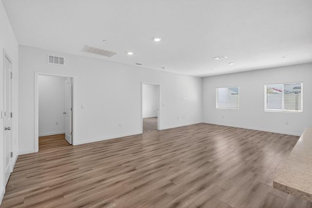 8825 Stratham Way, Elk Grove, CA 95758