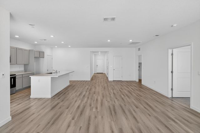 8825 Stratham Way, Elk Grove, CA 95758