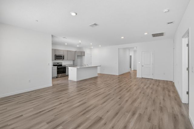 8825 Stratham Way, Elk Grove, CA 95758