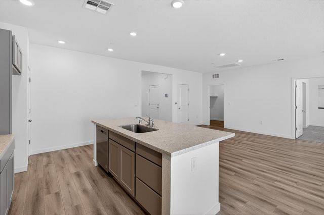 8825 Stratham Way, Elk Grove, CA 95758