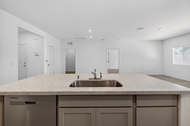 8825 Stratham Way, Elk Grove, CA 95758