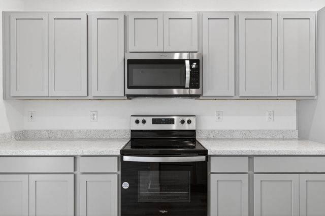 8825 Stratham Way, Elk Grove, CA 95758