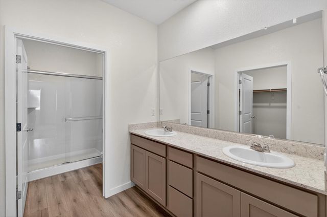 8825 Stratham Way, Elk Grove, CA 95758