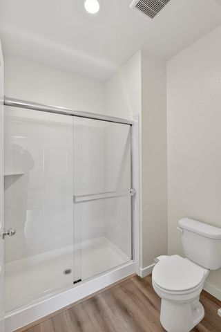 8825 Stratham Way, Elk Grove, CA 95758