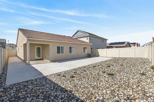 8825 Stratham Way, Elk Grove, CA 95758