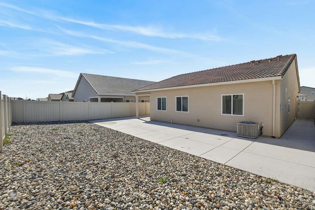 8825 Stratham Way, Elk Grove, CA 95758